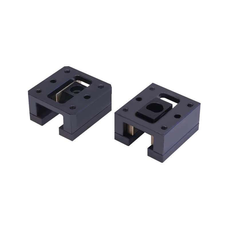 Geneigter Auswerferschlitten für präzise formseitige Kernbewegung